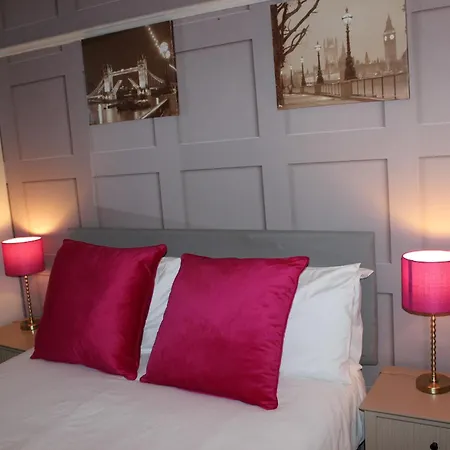 別荘 The Trafalgar Sleeps 7 Town Centre House
