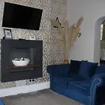 The Trafalgar Sleeps 7 Town Centre House Дом отдыха Скарборо