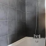 Дом отдыха The Trafalgar Sleeps 7 Town Centre House