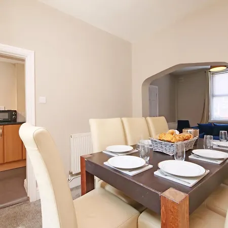 The Trafalgar בית נופש *