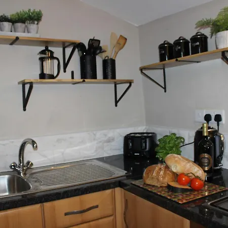 The Trafalgar Sleeps 7 Town Centre House Scarborough