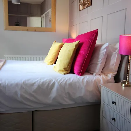 Tatil Evi The Trafalgar Sleeps 7 Town Centre House Scarborough
