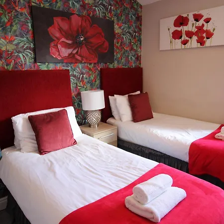 The Trafalgar Sleeps 7 Town Centre House Scarborough