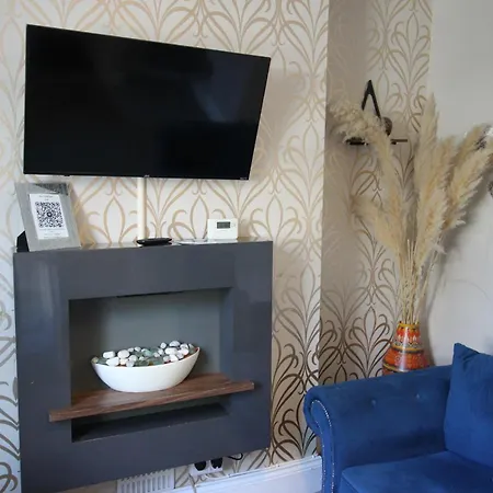 The Trafalgar Sleeps 7 Town Centre House