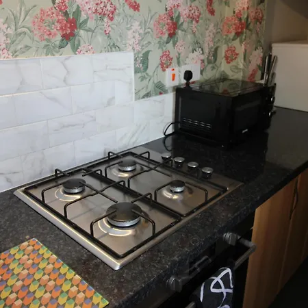 The Trafalgar Sleeps 7 Town Centre House