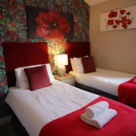Tatil Evi The Trafalgar Sleeps 7 Town Centre House *