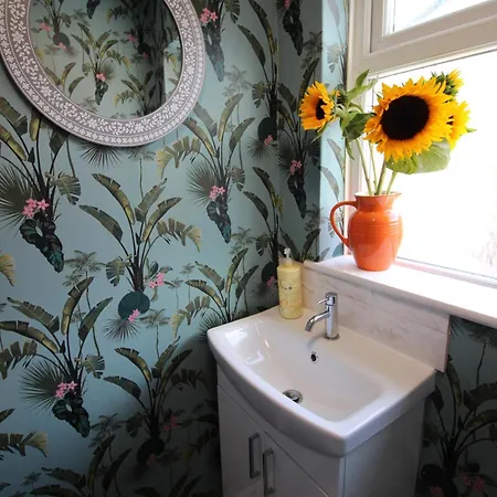 The Trafalgar Sleeps 7 Town Centre House Tatil Evi Scarborough