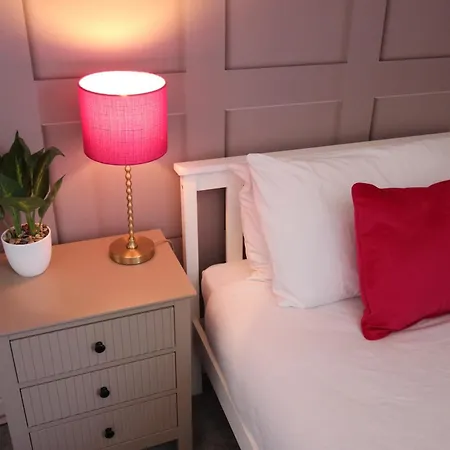 The Trafalgar Sleeps 7 Town Centre House * Scarborough