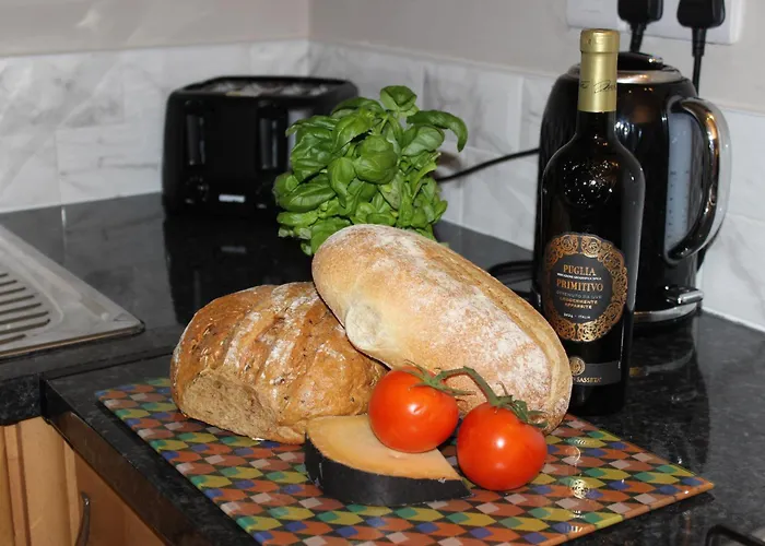 The Trafalgar Sleeps 7 Town Centre House *