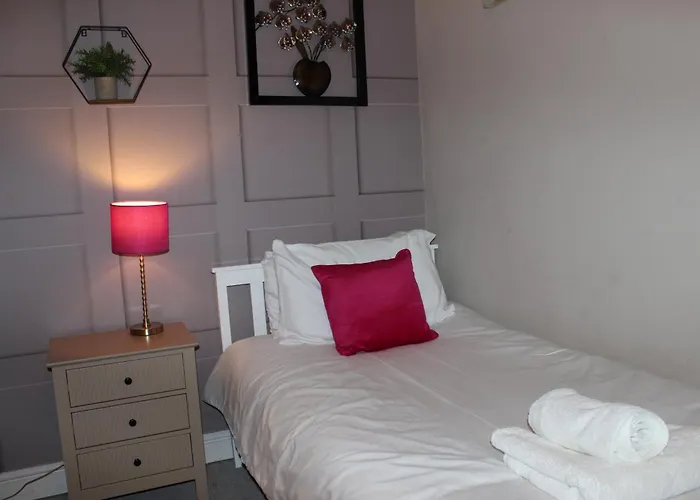 The Trafalgar Sleeps 7 Town Centre House * スカーバラ