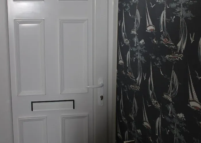 The Trafalgar Sleeps 7 Town Centre House Vakantiehuis