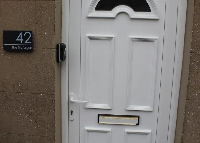 別荘 The Trafalgar Sleeps 7 Town Centre House *