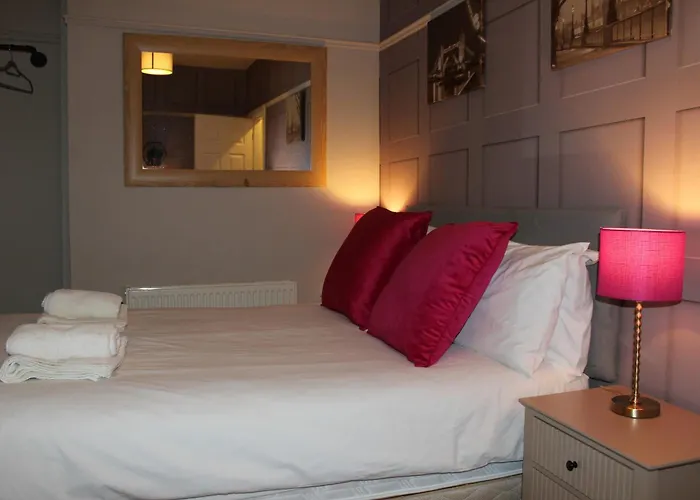 別荘 The Trafalgar Sleeps 7 Town Centre House *