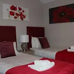 The Trafalgar Sleeps 7 Town Centre House Scarborough