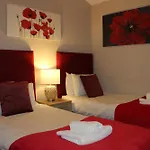 Holiday home The Trafalgar Sleeps 7 Town Centre House